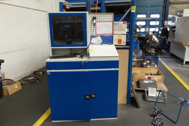 Computerarbeitsstation mit Schrank und Bildschirmschutz (blau), mit Inhalt Maße in cm ca. 110 x 52 x 177